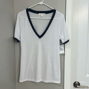 Treasure & Bond T-Shirt size XS. NWT
💋Final price💋